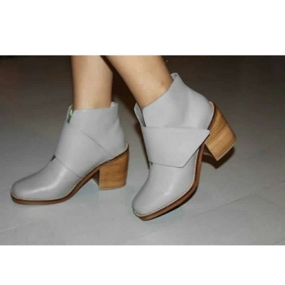 Shelly’s London Alizia Gray Boots